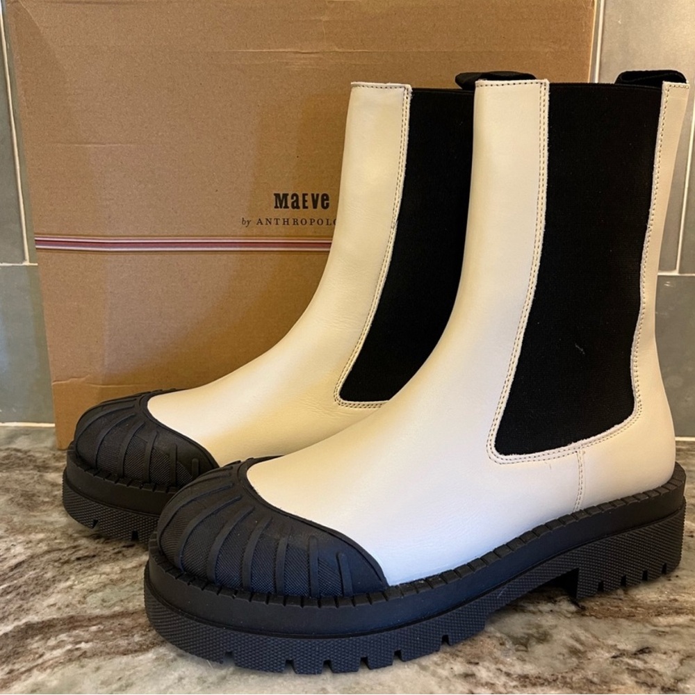 NEW ANTHROPOLOGIE Maeve-leather Chelsea boots. 🤍🖤